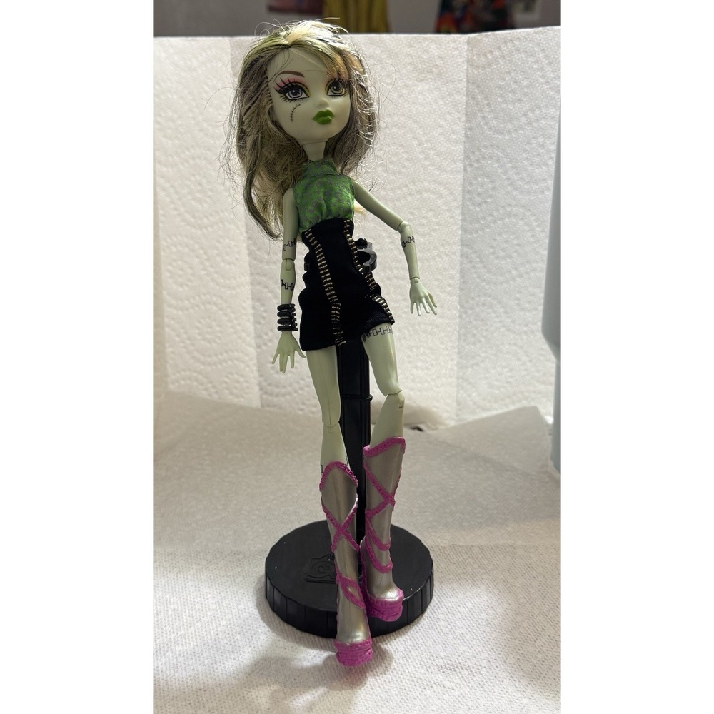 Monster High Skultimate‎ Roller Maze Frankie Stein Doll Mattel Green Lips 2008